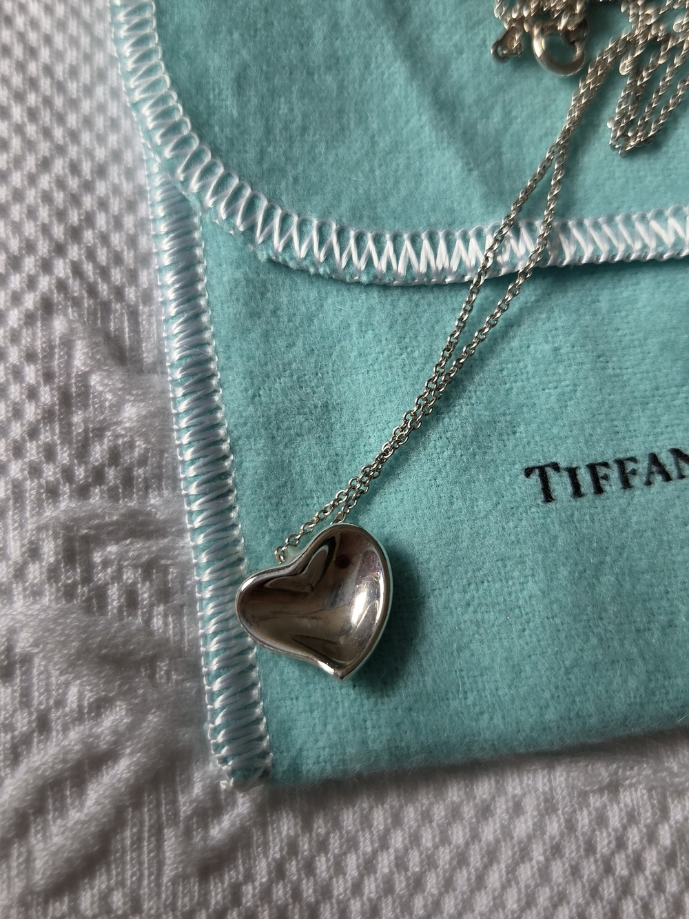 Tiffany & Co. Silver Heart Pendant on Silver Chain with Tiffany Blue Pouch - Picture 3 of 8